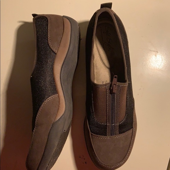 Hush Puppies Soft Style  Brown Tone Shoes - Picture 1 of 8